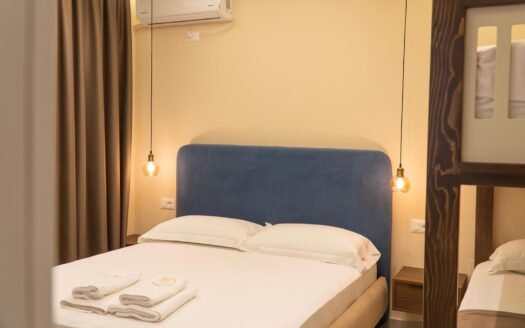 SHITET APARTAMENTI  SARANDË