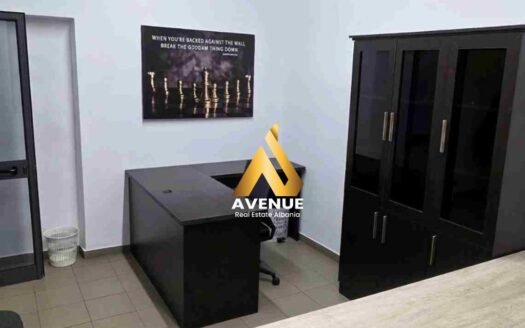 Jepet me qira ambient për zyra – Bulevardi Bajram Curri, Pranë Vasil Shanto, Tiranë