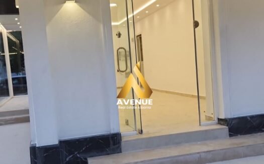 JEPET ME QIRA AMBIENT – 21 DHJETORI, PRANË MARKET JOENA, TIRANË