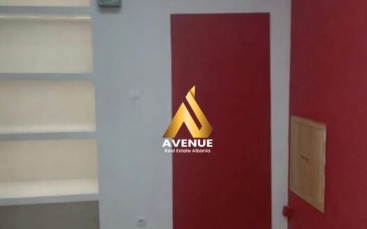 JEPET ME QERA AMBIENT BUZË RRUGE – RRUGA MINE PEZA TIRANË